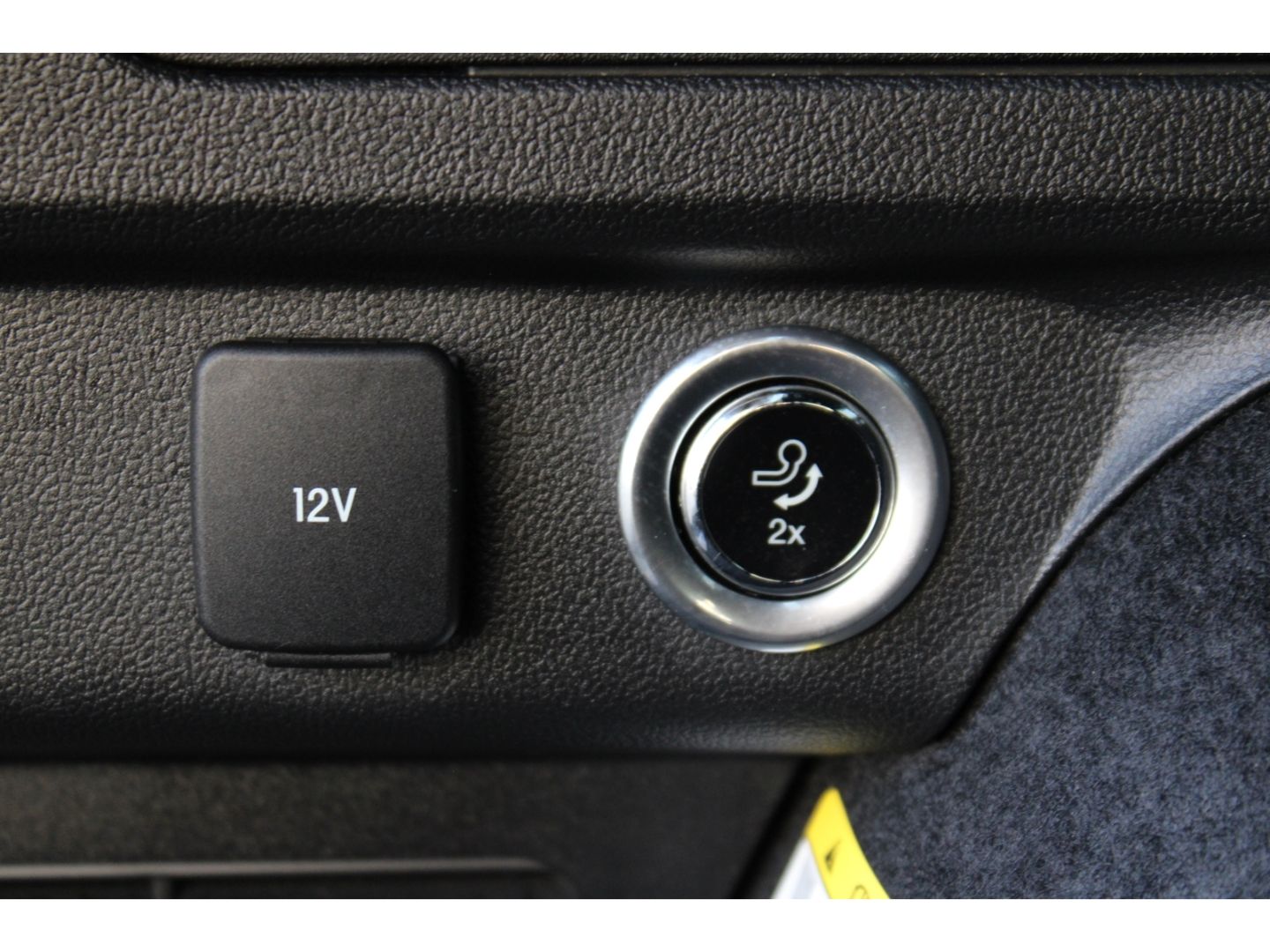 FORD Kuga ST-Line X LED AHK Navi GJR RFK el. Heckkla - Image 36