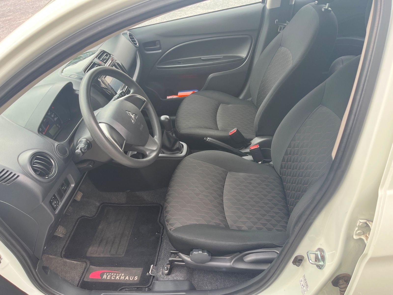 Fahrzeugabbildung Mitsubishi Space Star Select