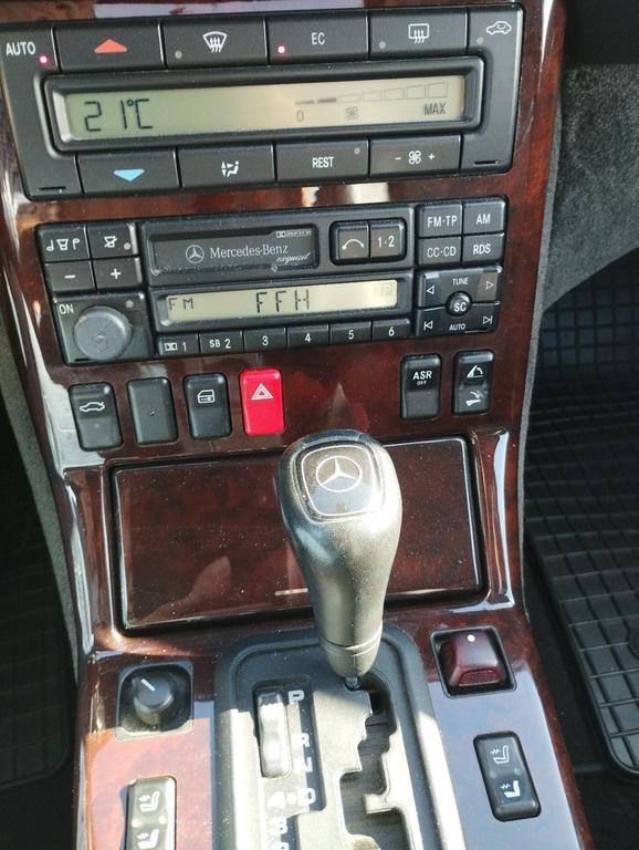 Mercedes-Benz SL 320