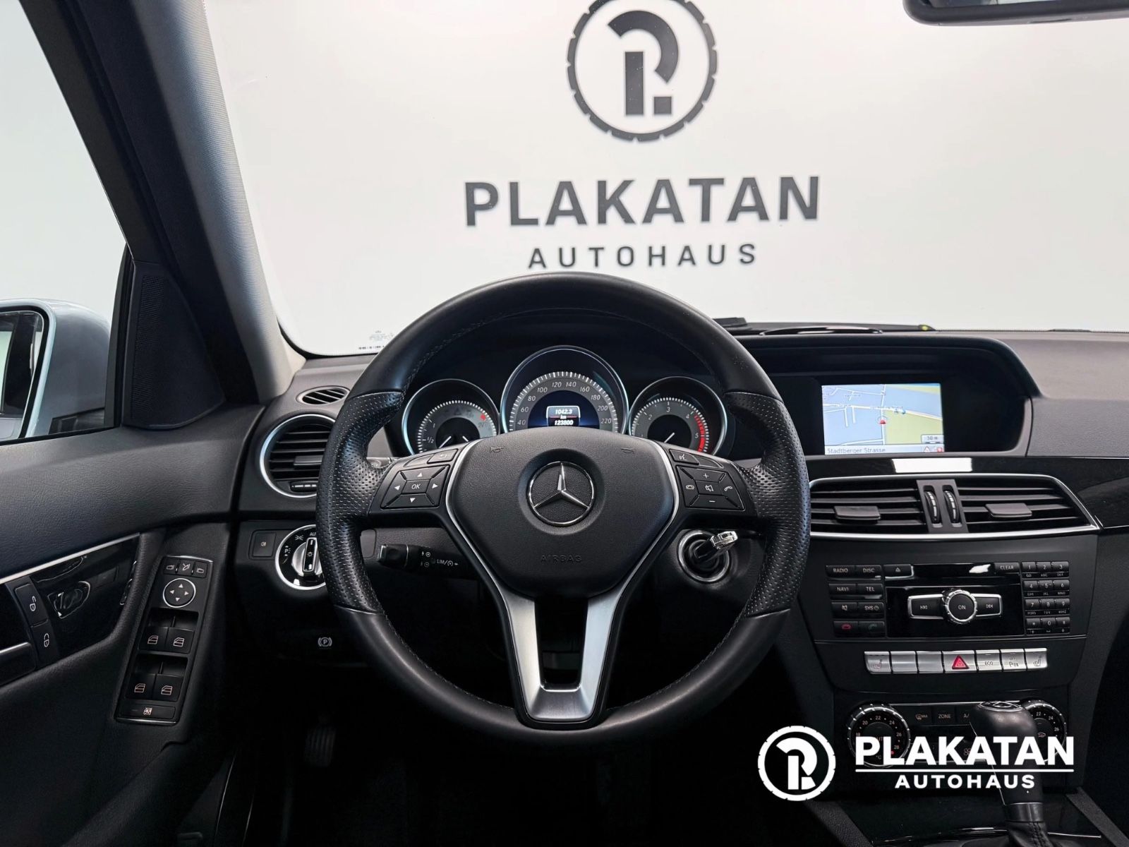 Fahrzeugabbildung Mercedes-Benz C 350 CDI Navi Tempomat Bi-Xenon MB-Service