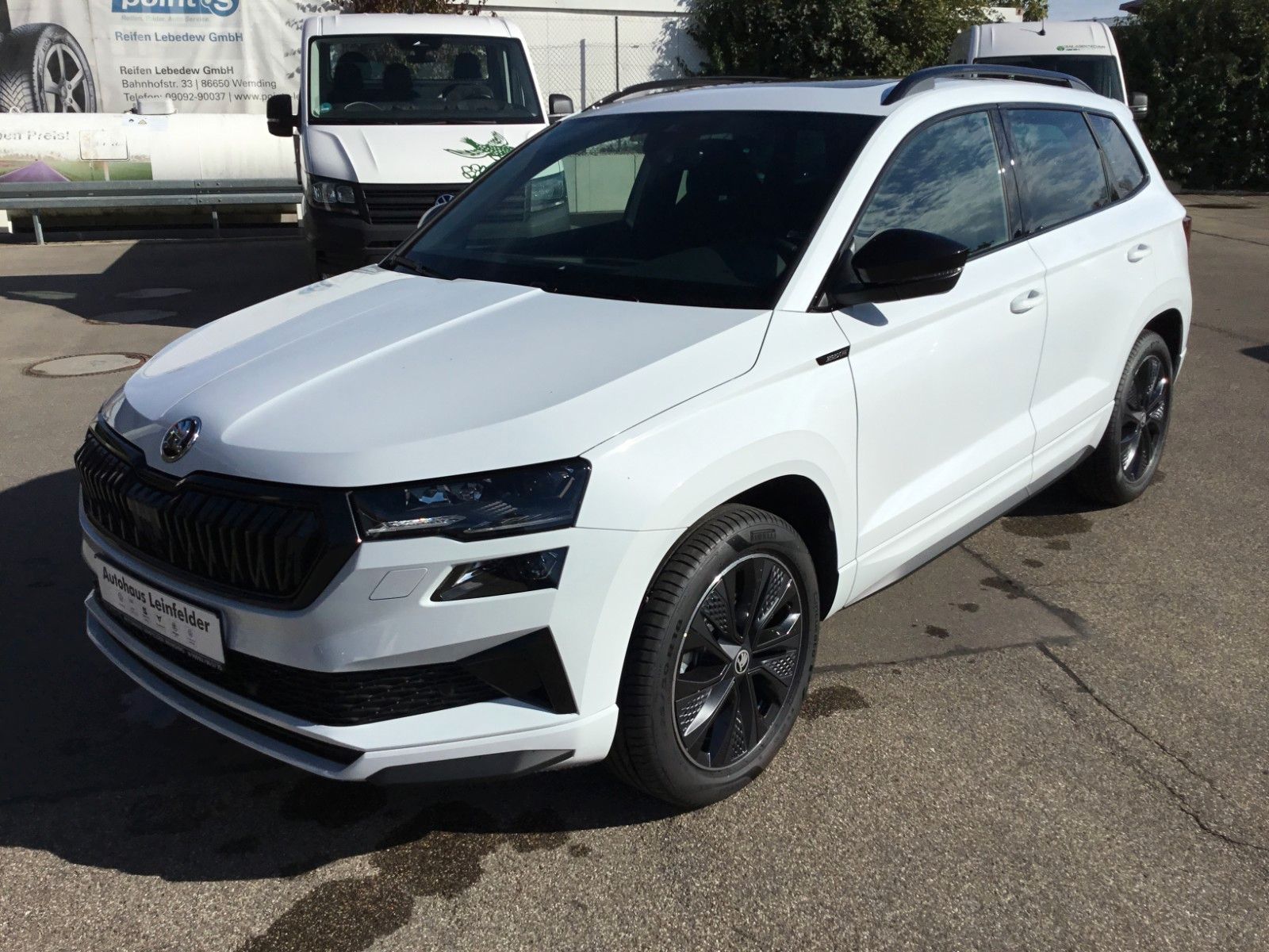 Fahrzeugabbildung SKODA Karoq 2.0l TSI DSG 4x4 Sportline+Pano+Standheizu