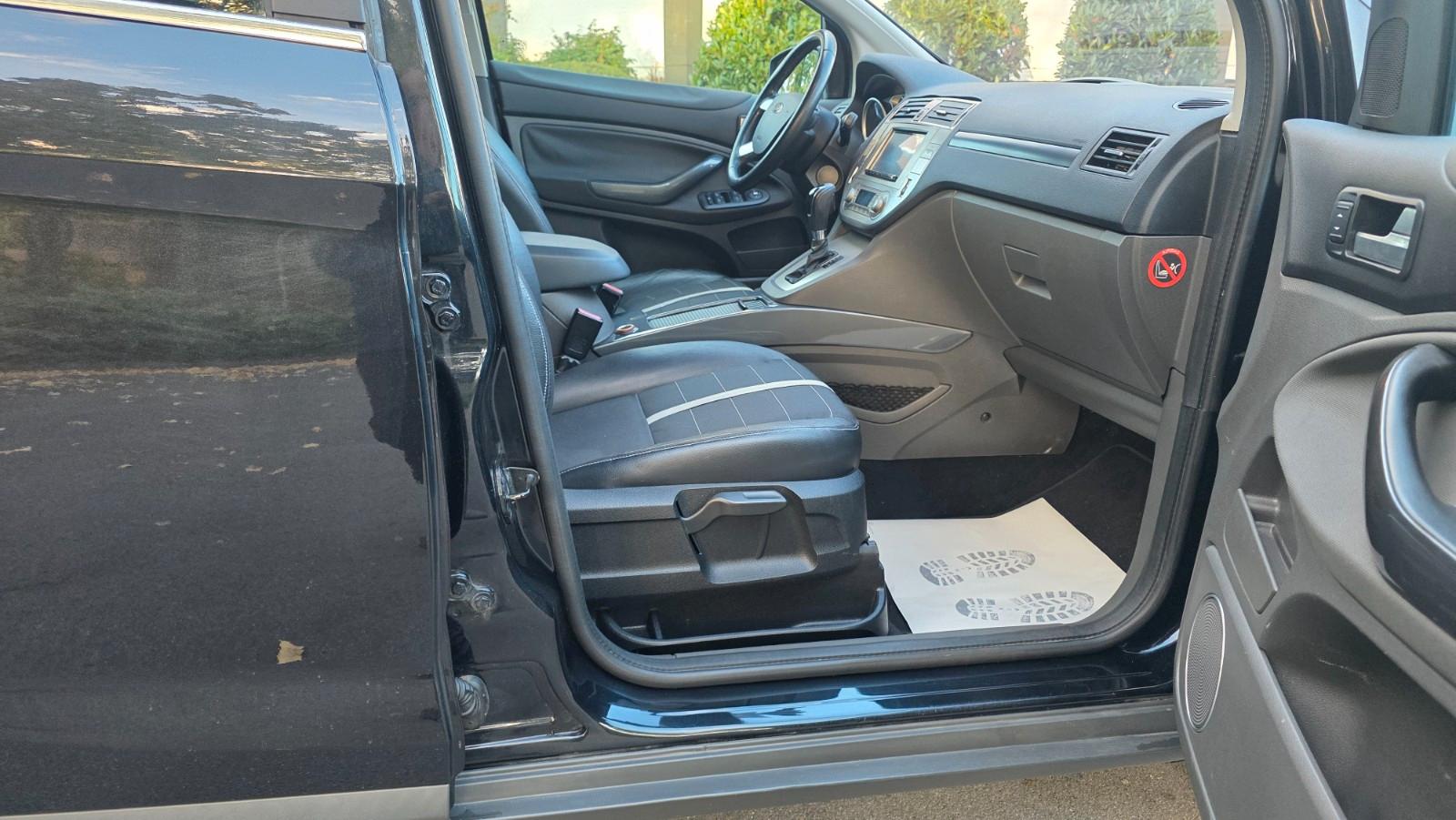 Ford Kuga Titanium 2.5 Turbo 5 cyl. 200 ch BVA 4x4 / Carnet complet / GPS / Sièges chauffants / Attelage 2,1 t