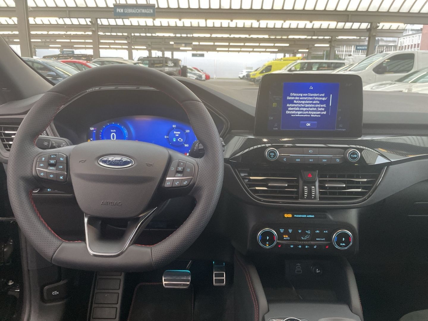 Fahrzeugabbildung Ford Kuga ST-Line X Plug-In Hybrid 2.5 225PS HUD AHK