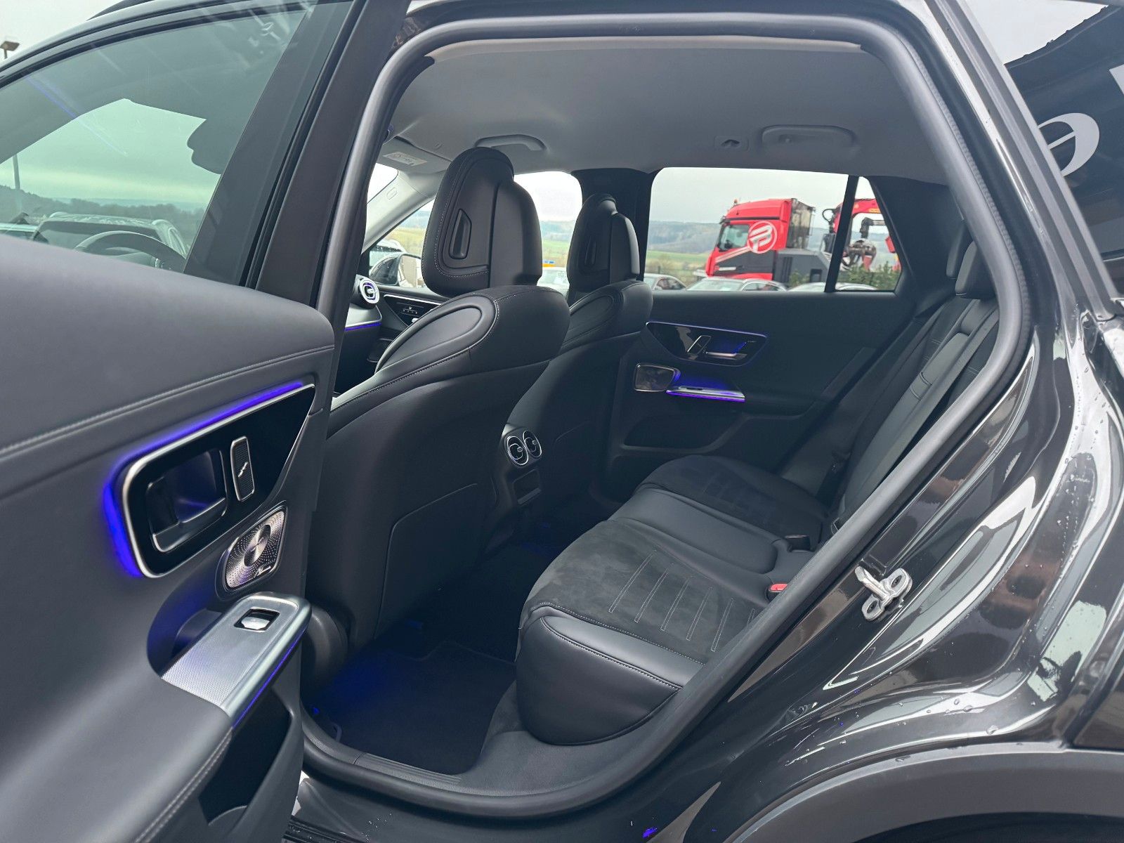 Fahrzeugabbildung Mercedes-Benz GLC 220d 4M AMG+AHK+Burm+STH+360+Night