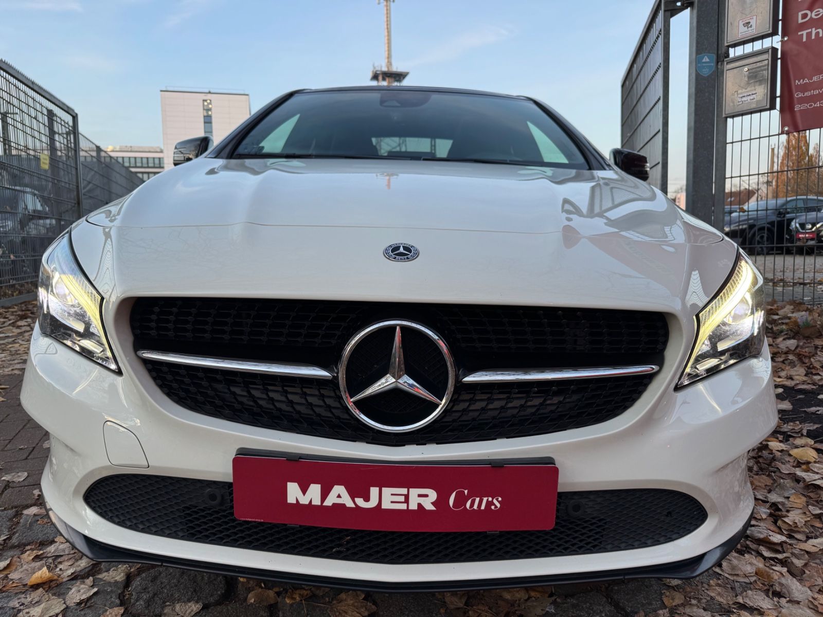 Fahrzeugabbildung Mercedes-Benz CLA 180*PANO*LED*CARPLAY*CAM*NAVI