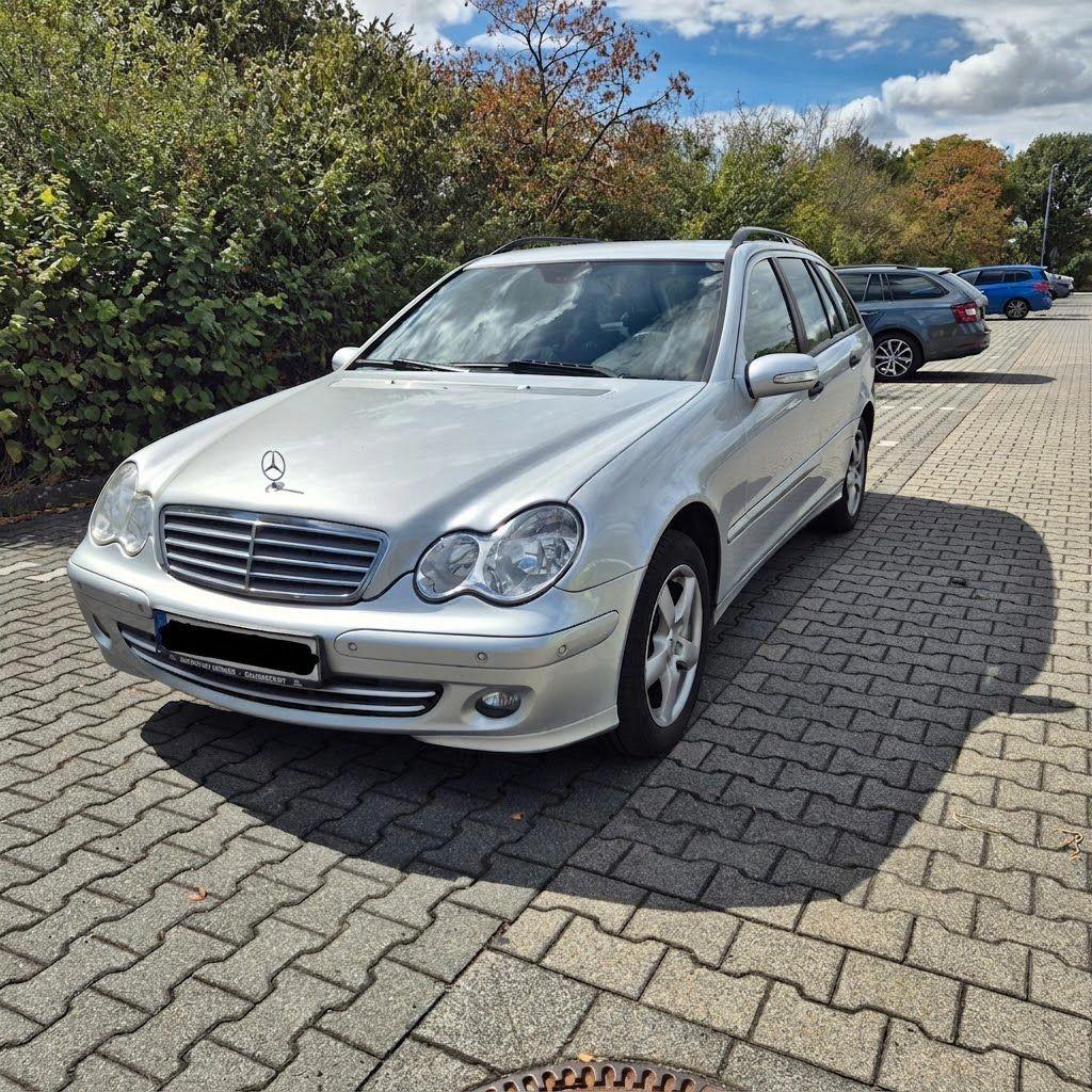Mercedes-Benz C180 2006 — rear view