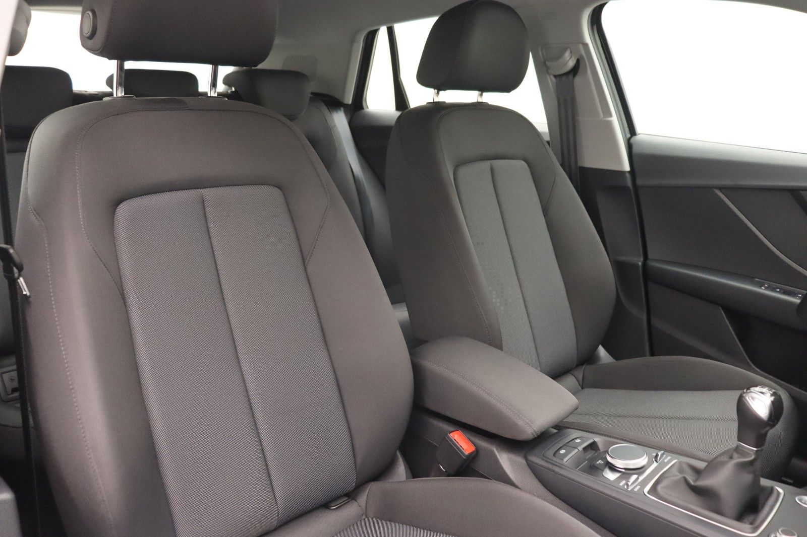 Fahrzeugabbildung Audi Q2 30 TFS Navi Kamera LED ACC
