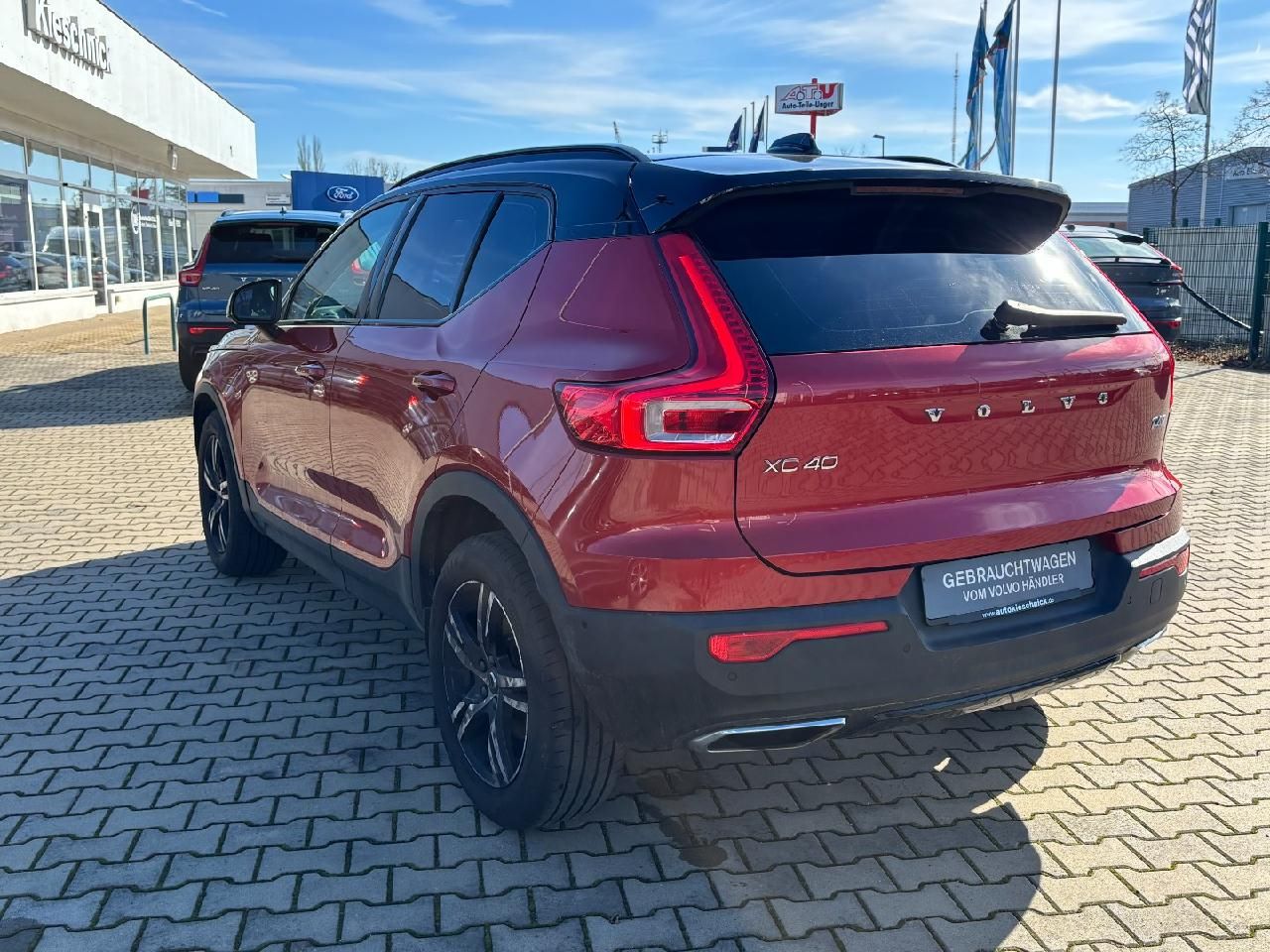 Fahrzeugabbildung Volvo XC40 R Design 2WD