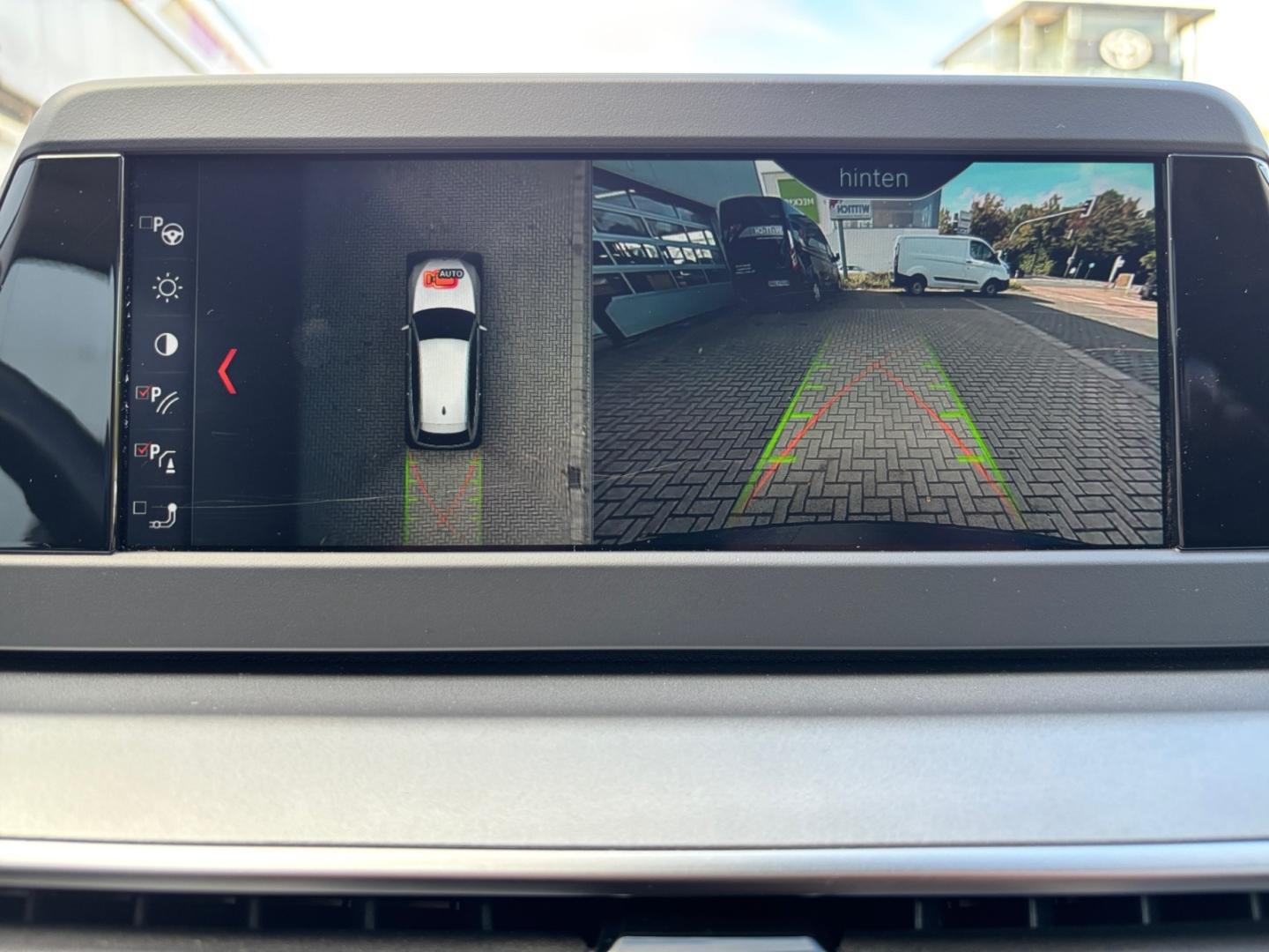 BMW 520 d Touring *LED*360°*Pano*AHK*PDC*Niveau*SHZ*