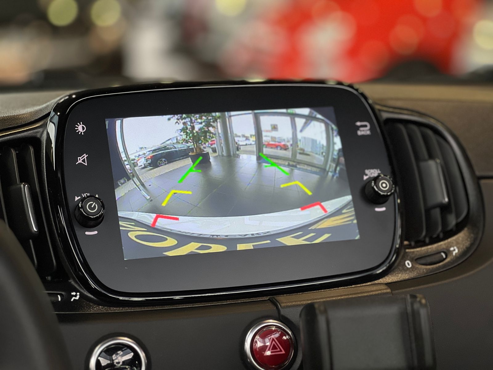 Fahrzeugabbildung Abarth 695C Cabrio Aut. KLIMA CARPLAY RFK ALU