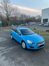 Volvo V60 D3 Momentum Momentum 136PS 5Zylinder SHZ - Volvo V60: Ps