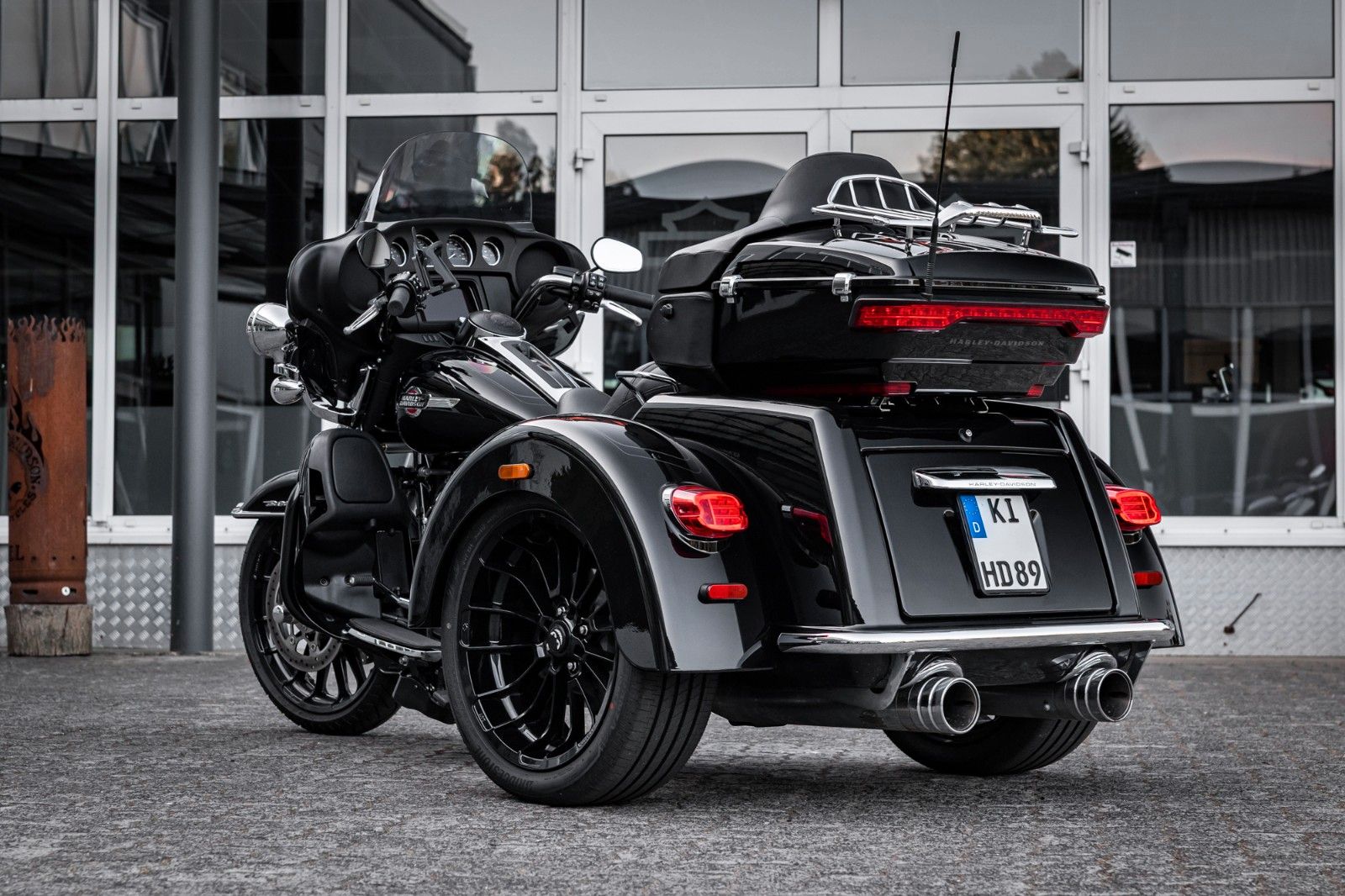 Fahrzeugabbildung Harley-Davidson TRI GLIDE ULTRA TRIKE - JEKILL&HYDE H-D ROULETTE