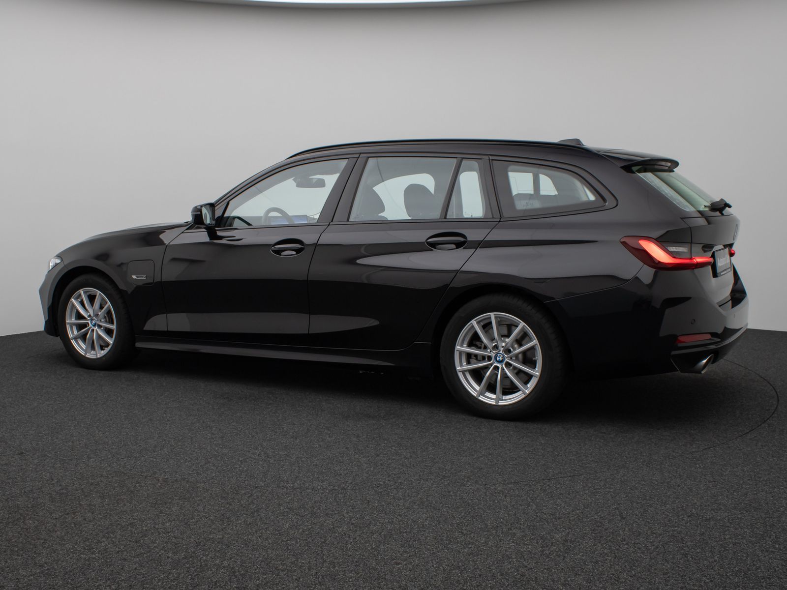 Fahrzeugabbildung BMW 330e DAB CockPit+ PDC LED Geschwindigkeitsreg