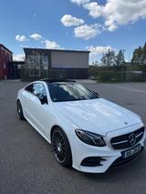 Mercedes-Benz E 350 / Pano /Volldigital /  8. Fach bereift  - Mercedes-Benz E 350 Gebrauchtwagen in Stuttgart