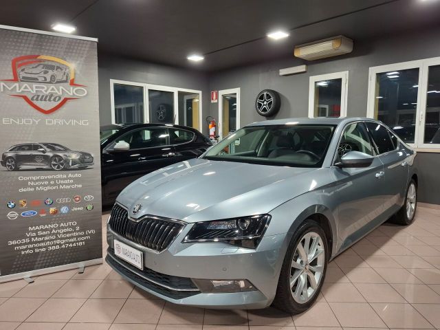 Skoda Superb 2.0 TDI Berlina