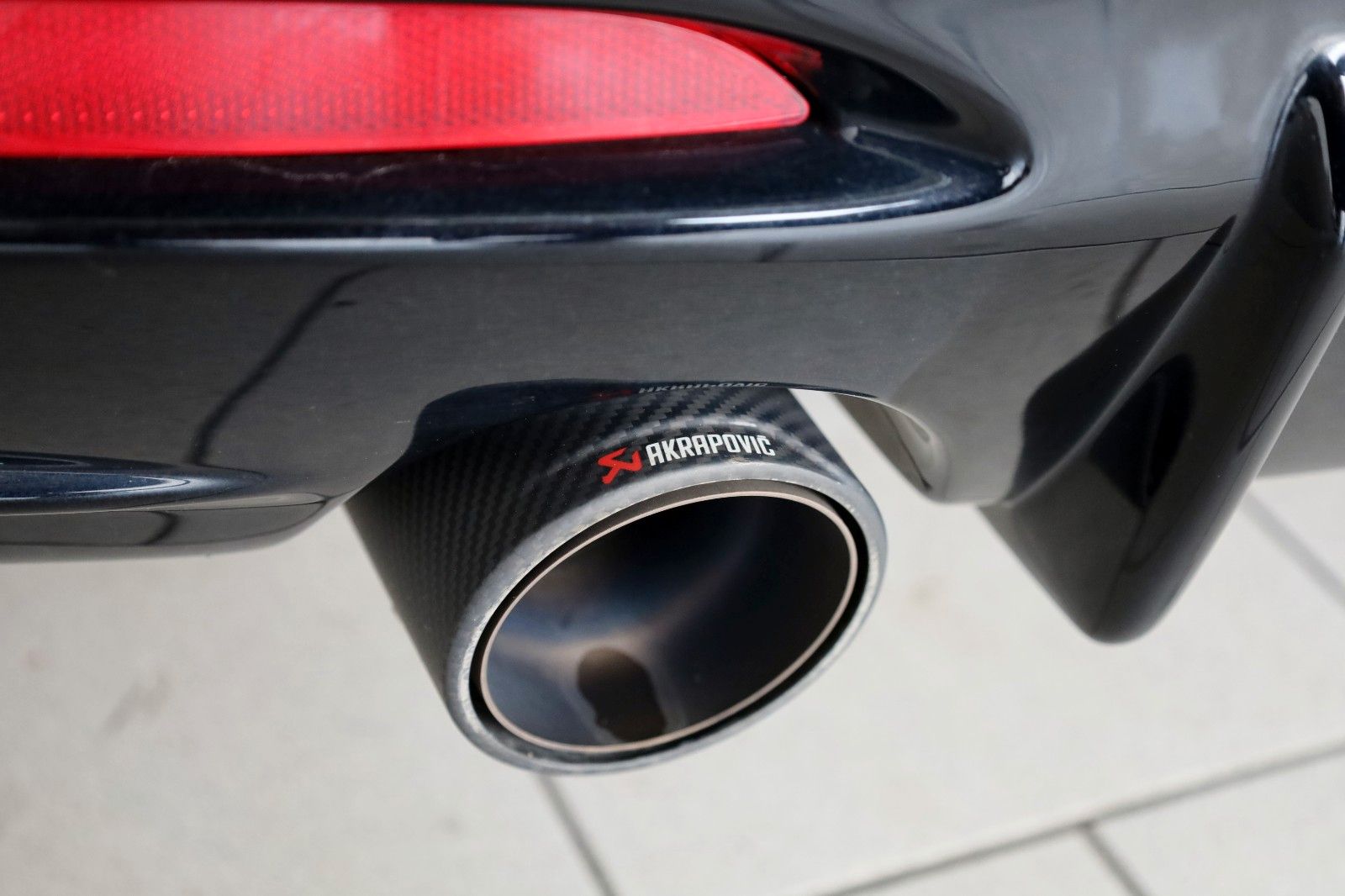 Fahrzeugabbildung BMW M140i Special Edition,Akrapovic,Leder,8fach 18"