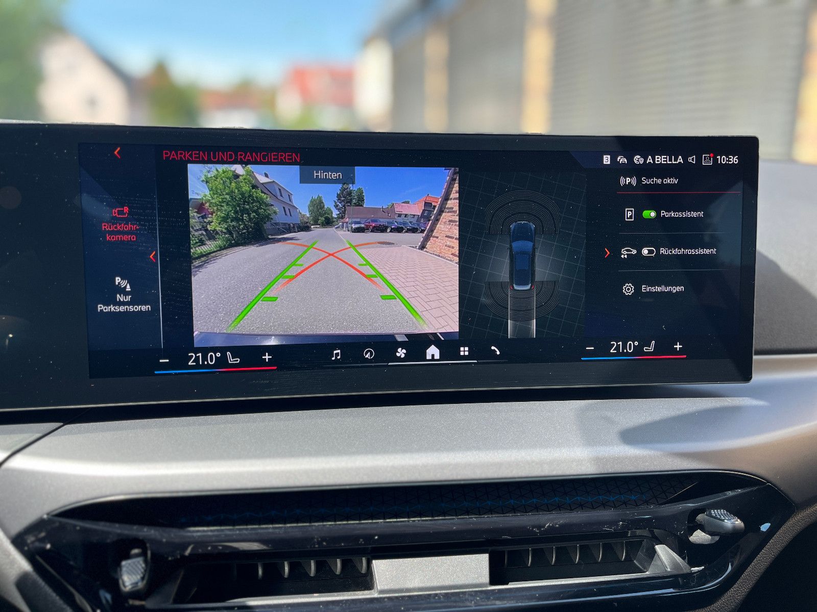BMW 318i Touring Navi LED Shz Kamera foto 21