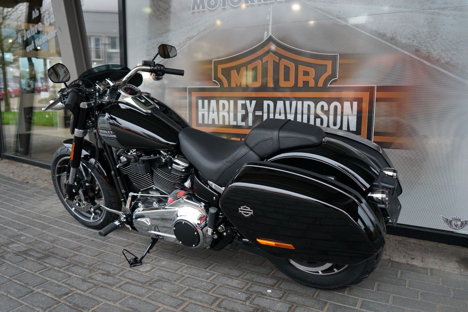 Fahrzeugabbildung Harley-Davidson Softail Sport Glide 107 Sofort Verfügbar 2024