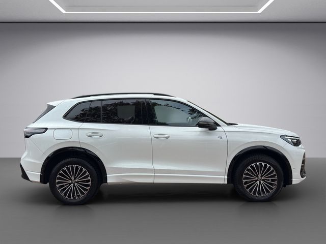 Tiguan 2.0 TDI R-Line 4Motion DSG HUD PANO 360°