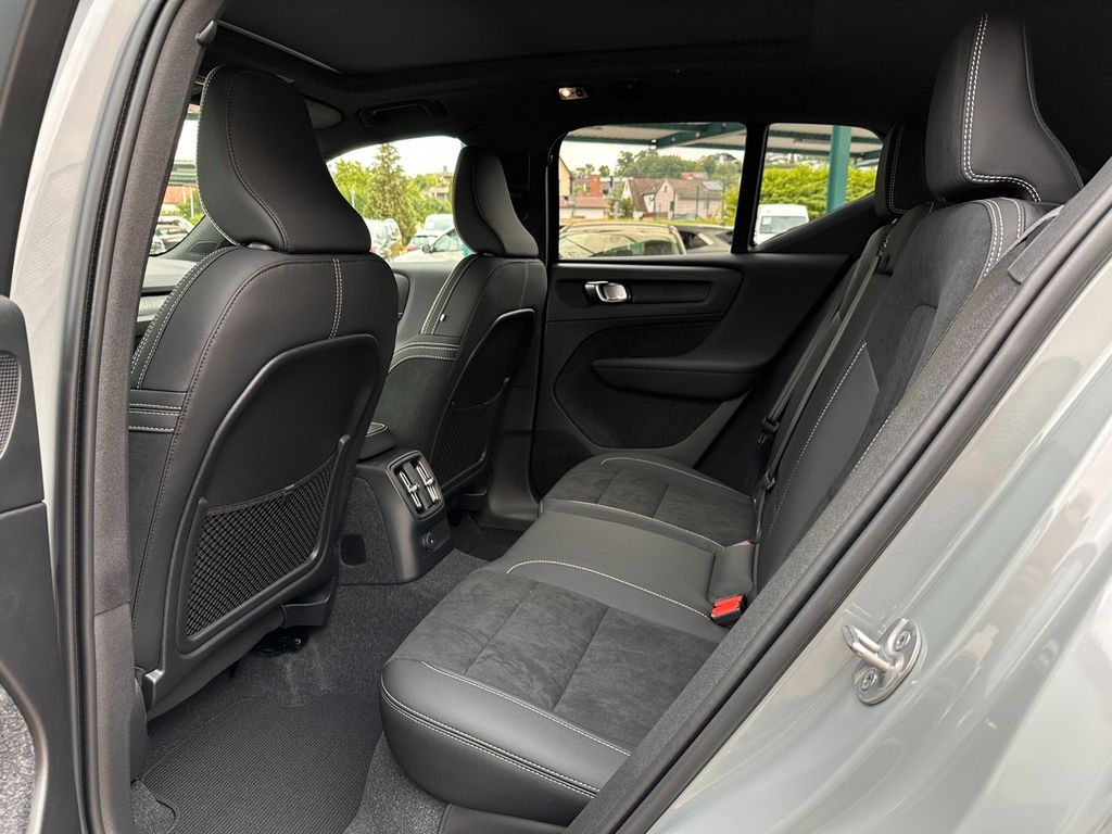 Volvo XC40 T5 Recharge Ultimate Dark *ACC*Glasdach*LM