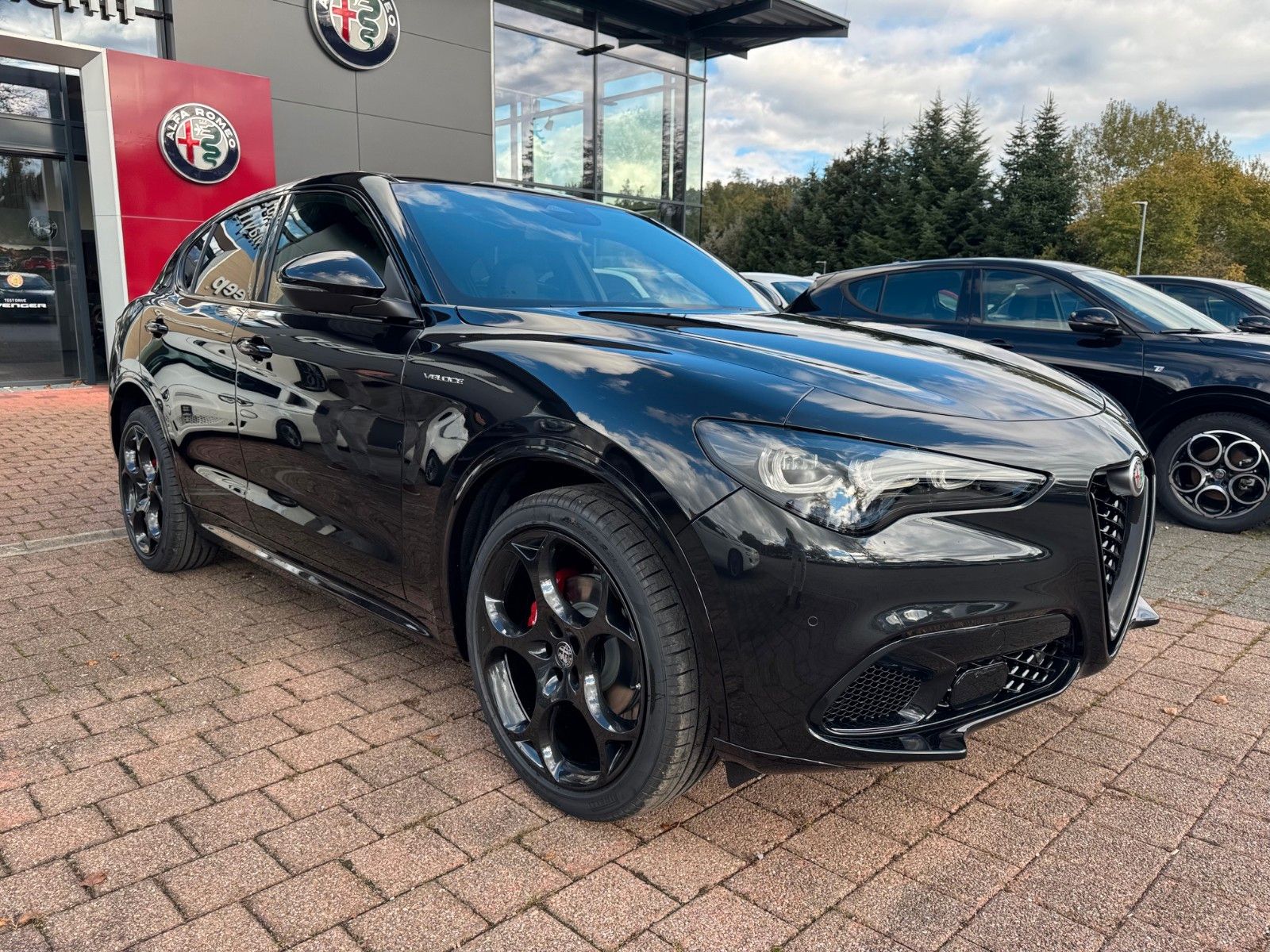 Fahrzeugabbildung Alfa Romeo Stelvio MY24 VELOCE Q4 MATRIXLED GLASDACH KAMERA