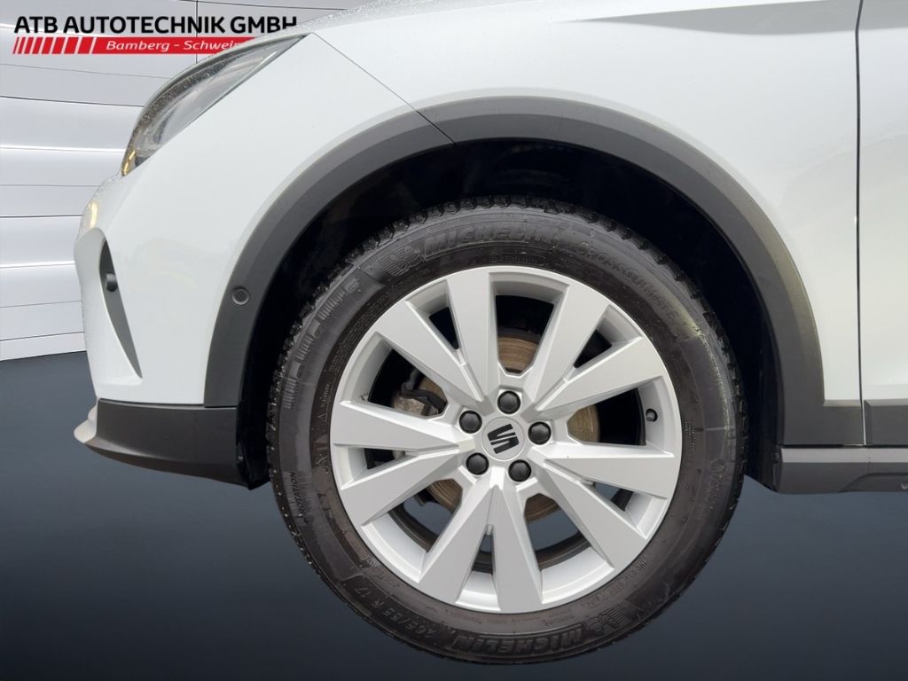 Fahrzeugabbildung SEAT Arona Xperience  ALLWETTER  Navigation