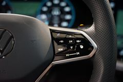 VW Touareg TDI R-Line | Leder | HuD | Luftfederung VW Touareg TDI R-Line | Leder | HuD | Luftfederung
