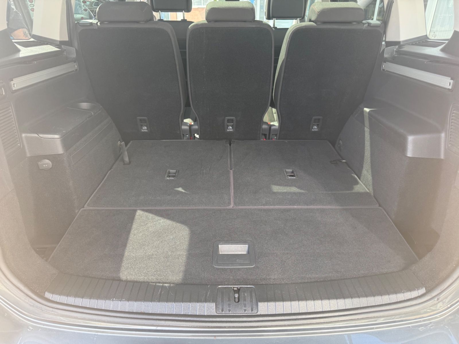 Fahrzeugabbildung Volkswagen Touran 2.0 TDI Sound 7-Sitze/Pano/AHK/ACC