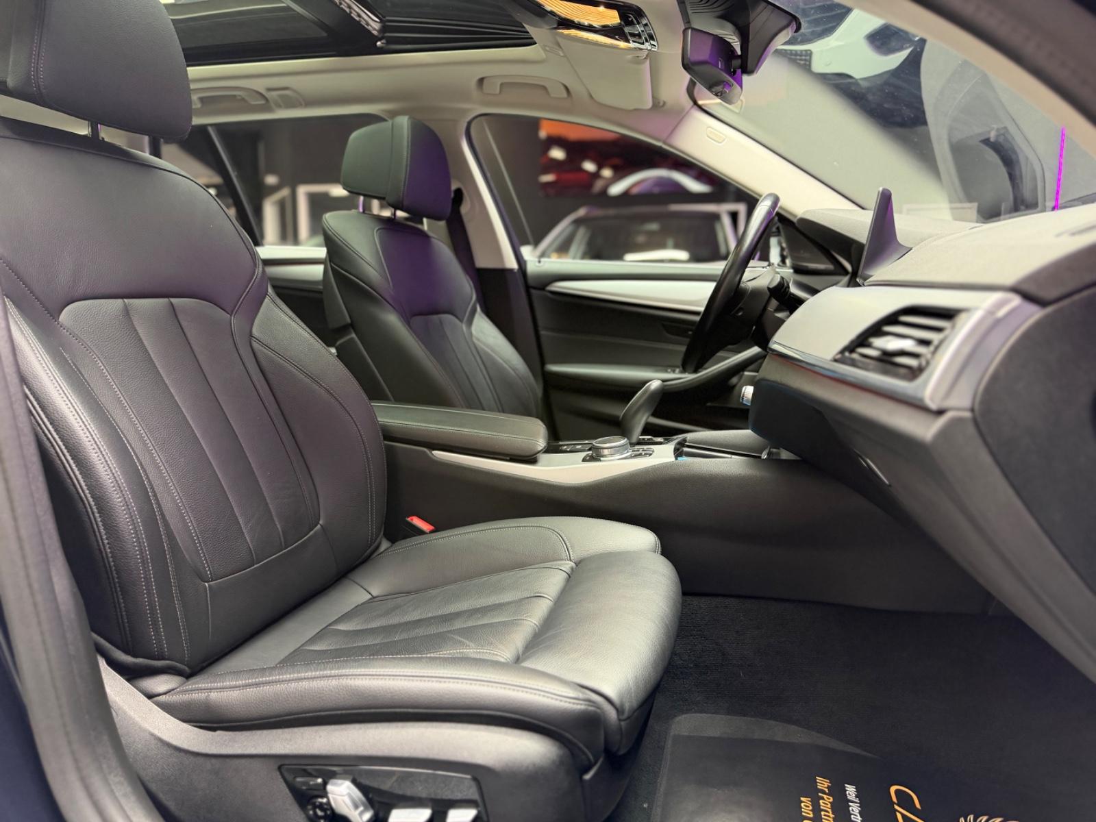 BMW 520  TouringLED/Volleder/Virtl/Standheizung/Pano