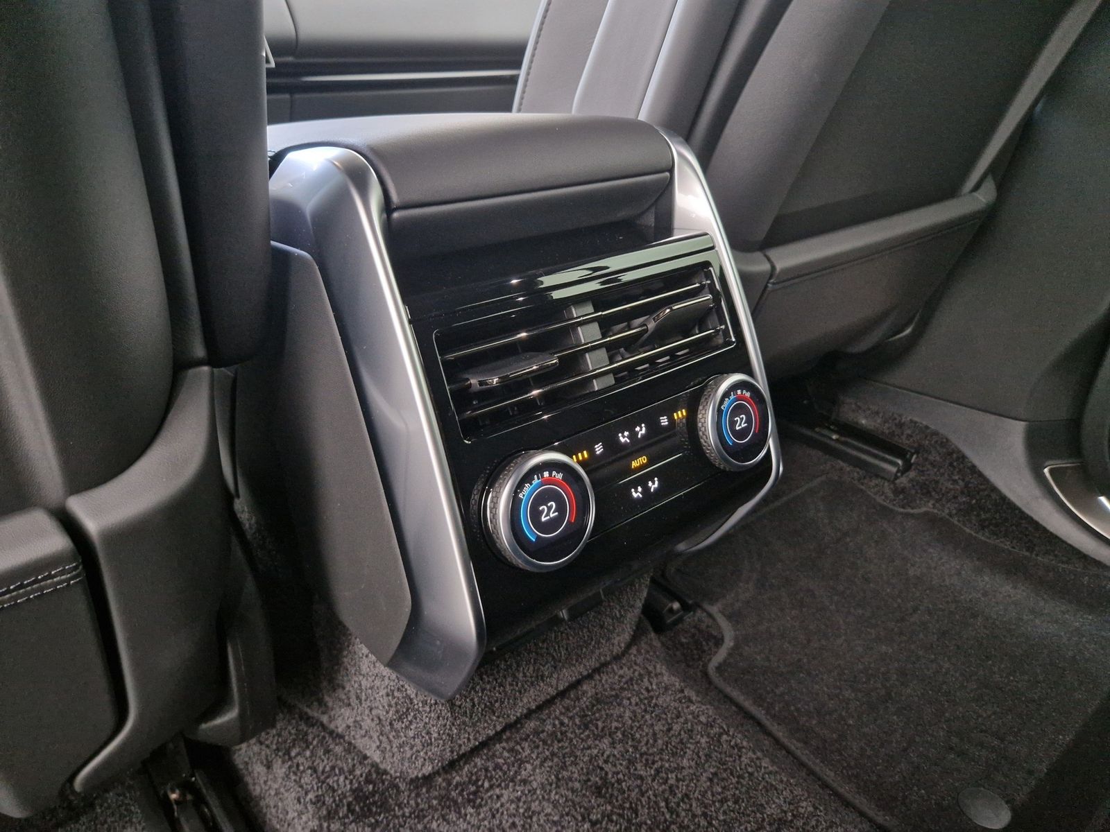 LAND ROVER Range Rover SWB 3.0 Plug-in-Hybrid P550 HSE SWB – Bild 10