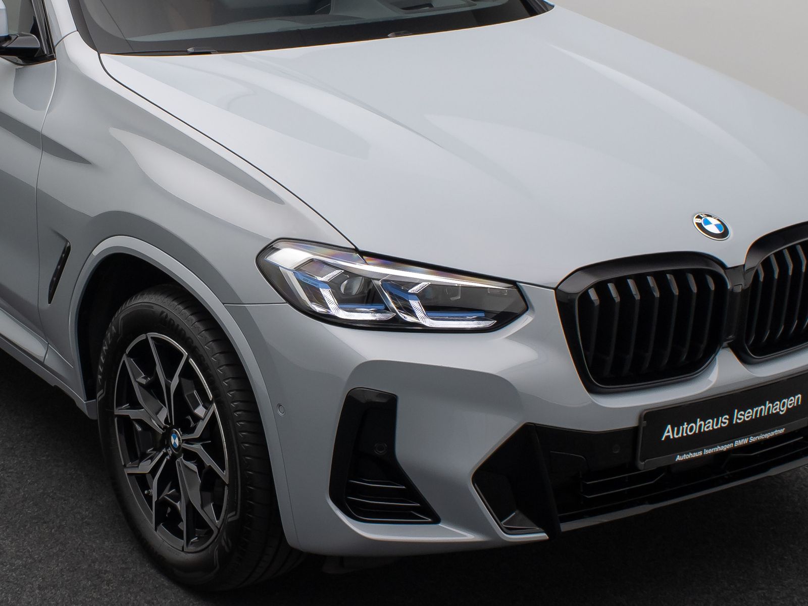Fahrzeugabbildung BMW X3 xD30i M Sport Panorama Laser Kamera HUD HiFi