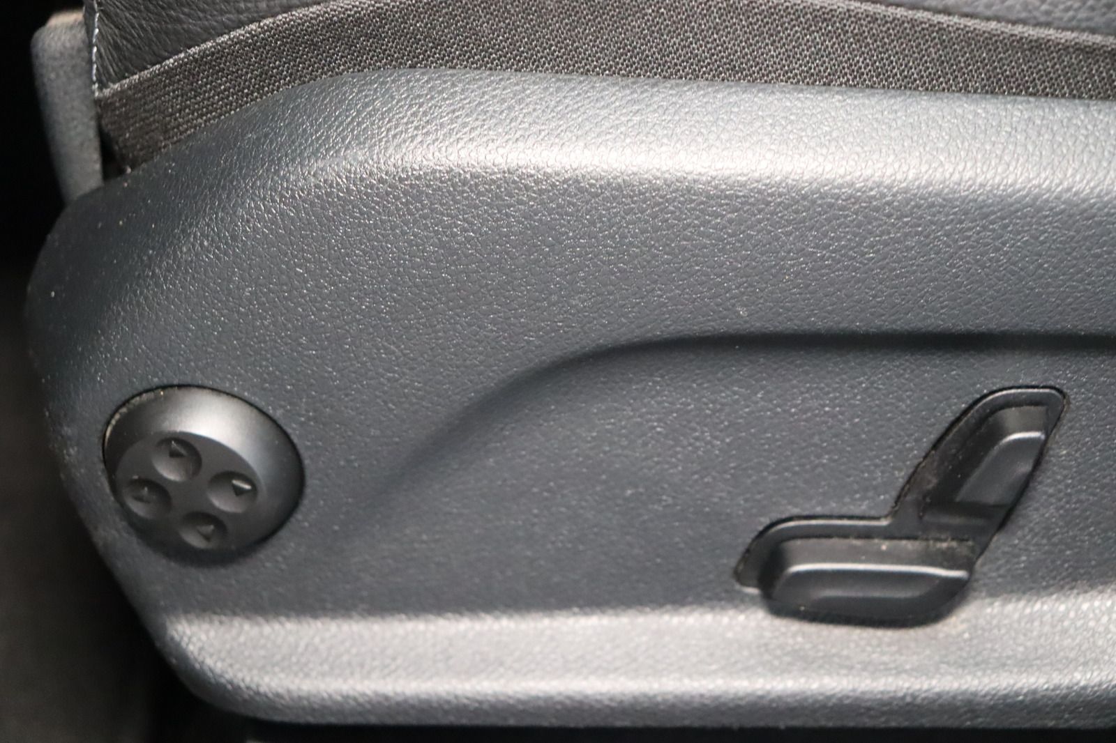 Fahrzeugabbildung Mercedes-Benz GLC 250 d 4Matic Navi * ILS * Sitzhzg