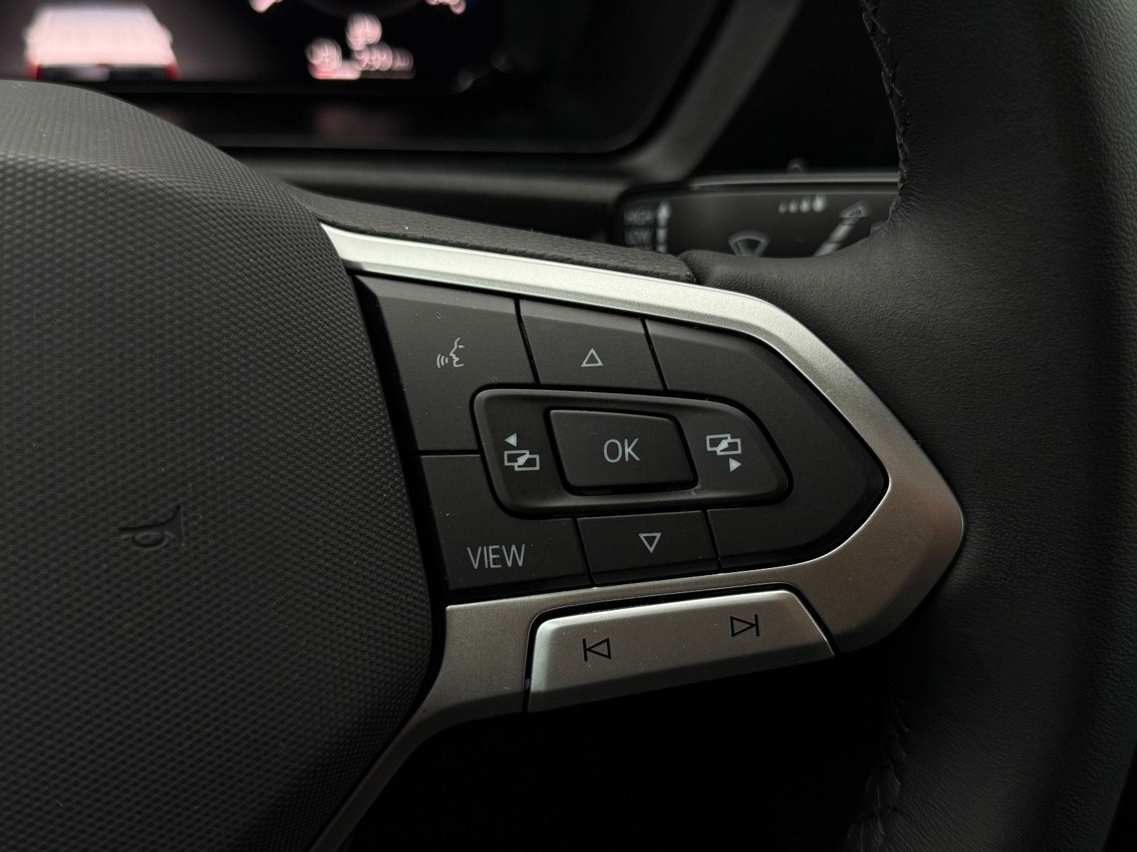 Fahrzeugabbildung Volkswagen Caddy Edition Maxi 7-Sitzer ACC AHK LED Pano Kam