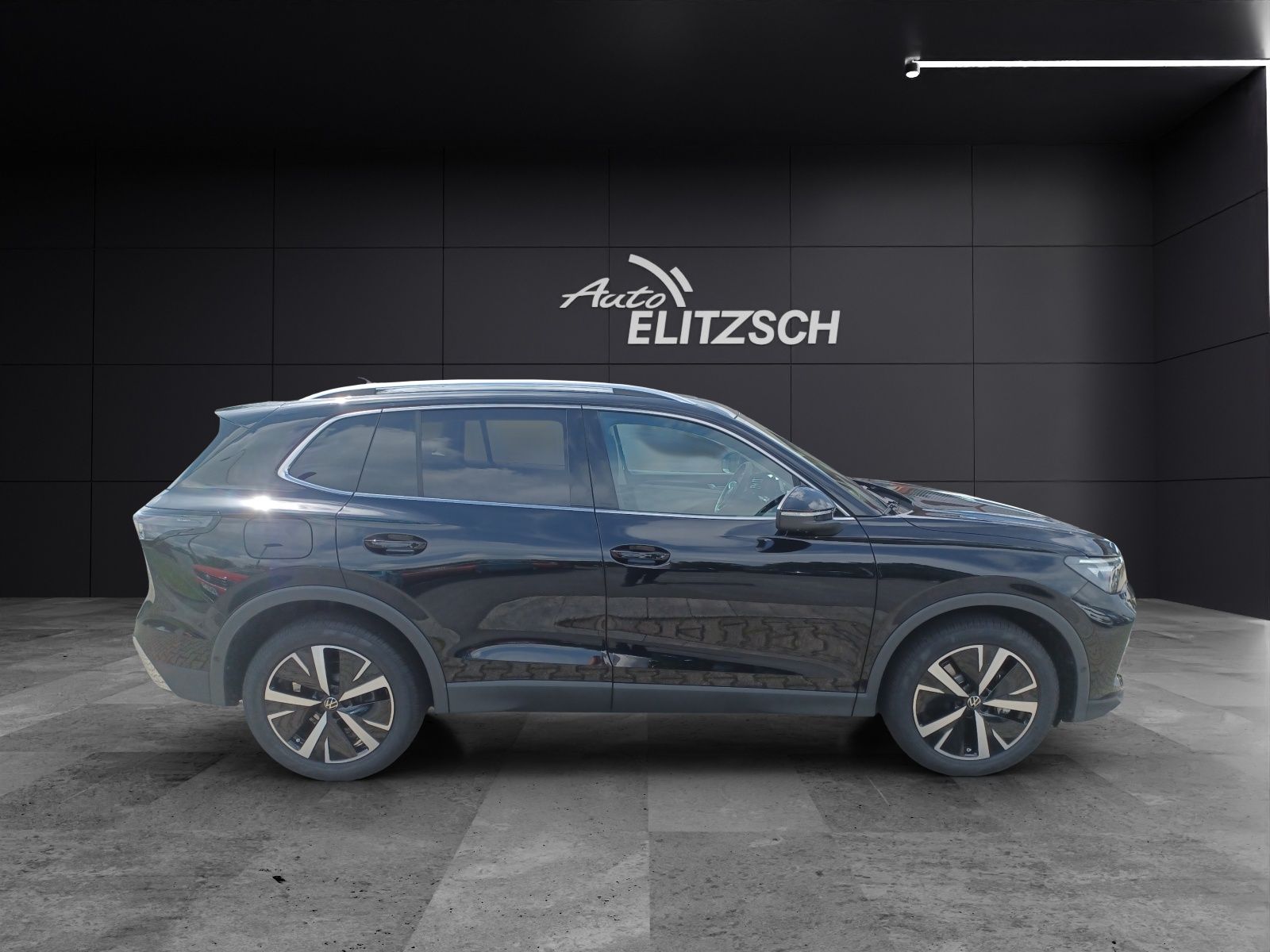 Fahrzeugabbildung Volkswagen Tiguan TDI Elegance IQ.Light Navi ACC AHK STHZ 4