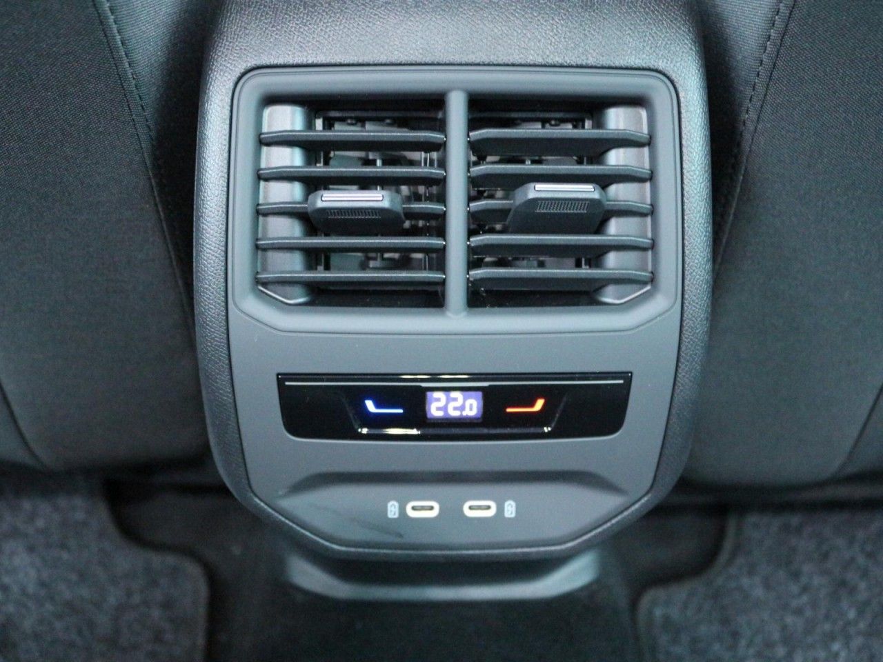 Fahrzeugabbildung SEAT Leon 1.5 eTSI Style Edition DSG