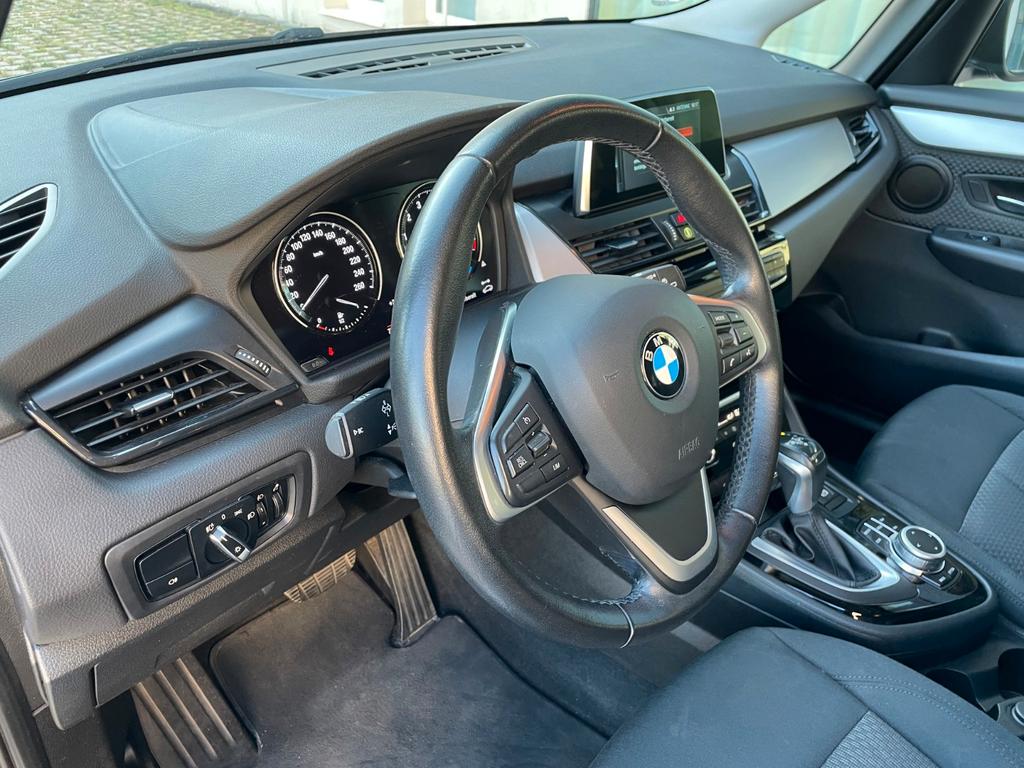BMW 225