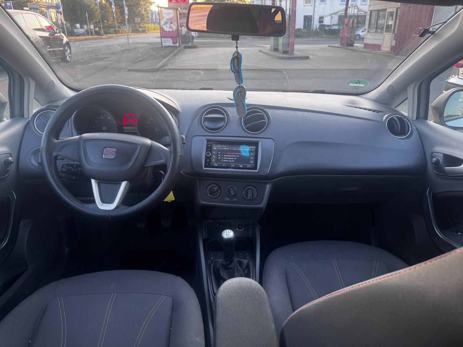 Seat Ibiza 2011 — photo 12