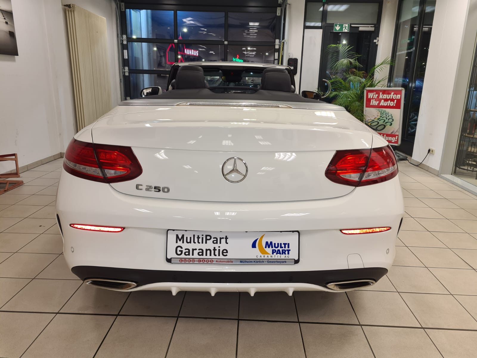 Fahrzeugabbildung Mercedes-Benz C 250 Cabrio / LED / NAVI / AMG-Line /SCHECKHEFT