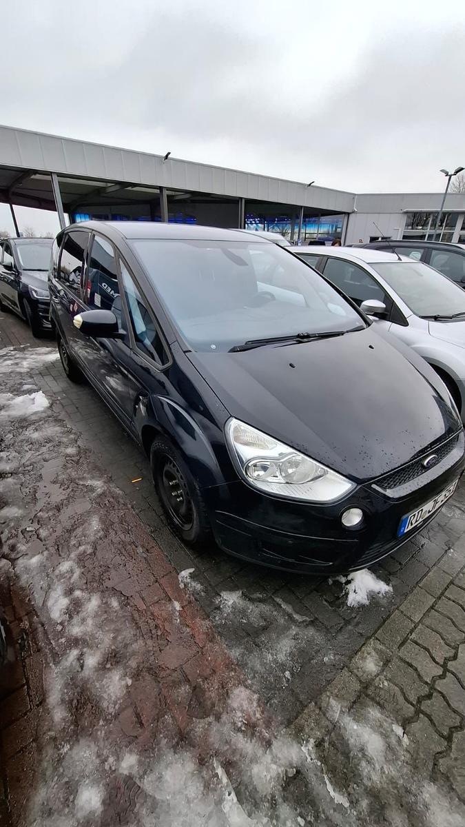 Ford S-MAX 2010 — interior