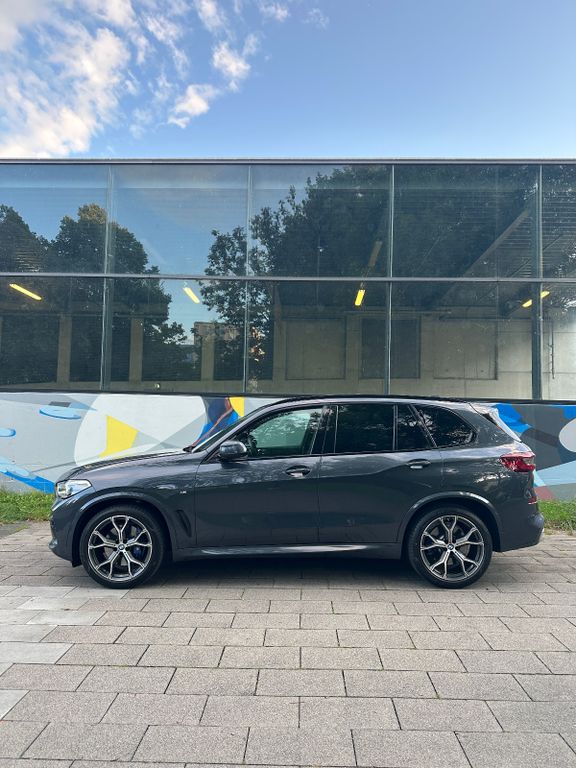 Image of BMW X5