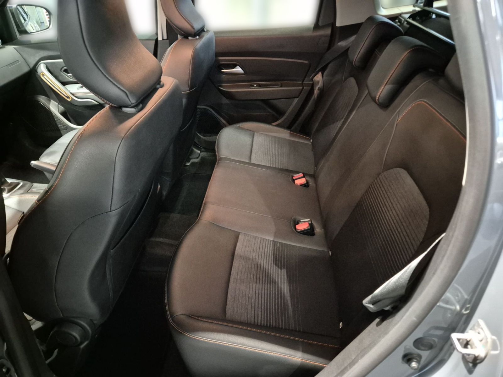 Fahrzeugabbildung Dacia Duster II 1.0 TCe 100 ECO-G Extreme 2WD