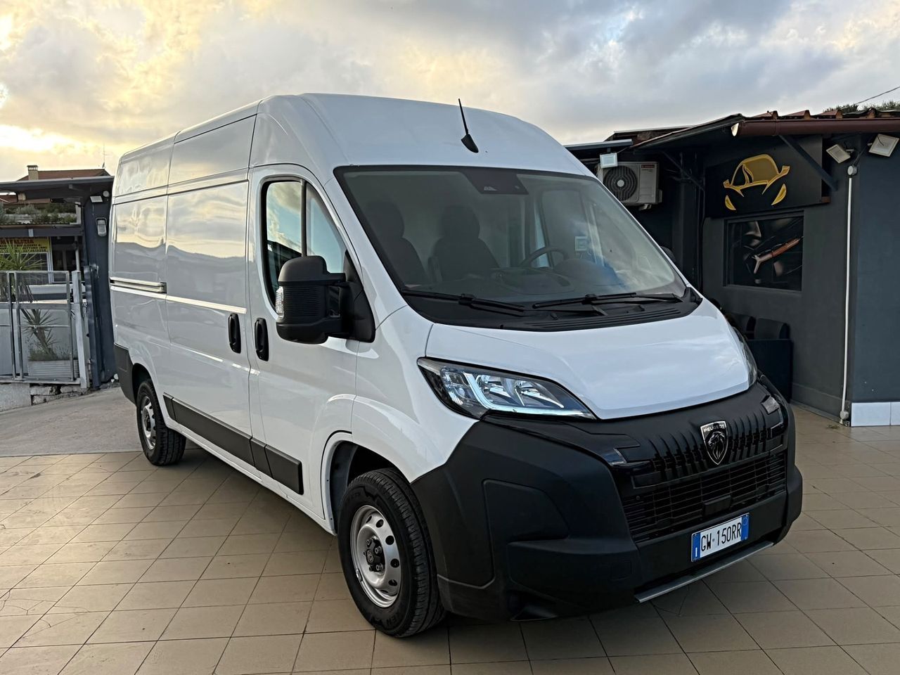Peugeot Boxer 33 2.2 BlueHDi 140 S&S PM-TM Furgo