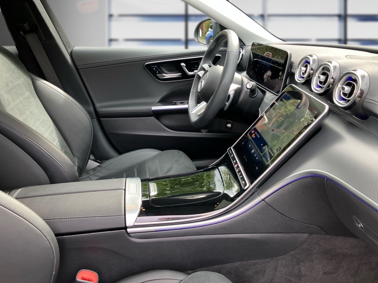 Fahrzeugabbildung Mercedes-Benz C 180 T AMG+NIGHT+PANO+AHK+LENKRADHEIZ+AMBIENTE+