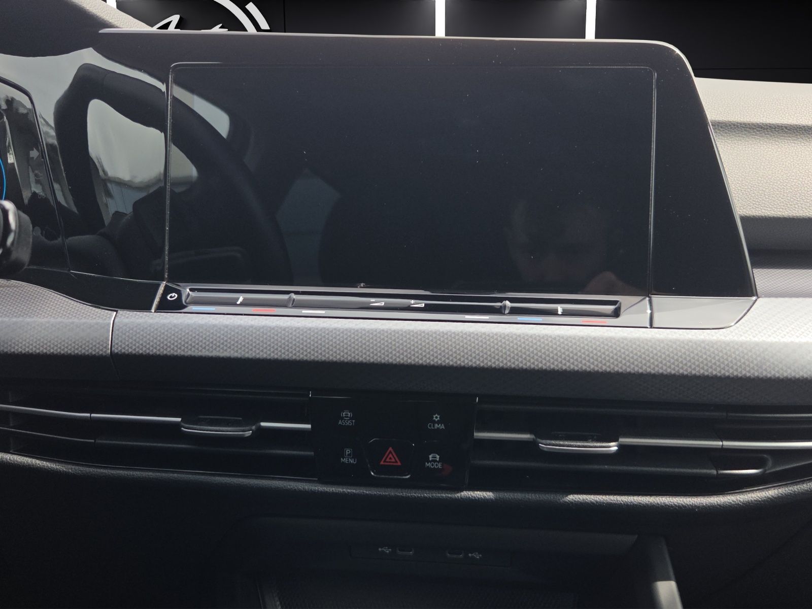 Fahrzeugabbildung Volkswagen Golf VIII Variant TDI Active DSG LED Navi AID AC