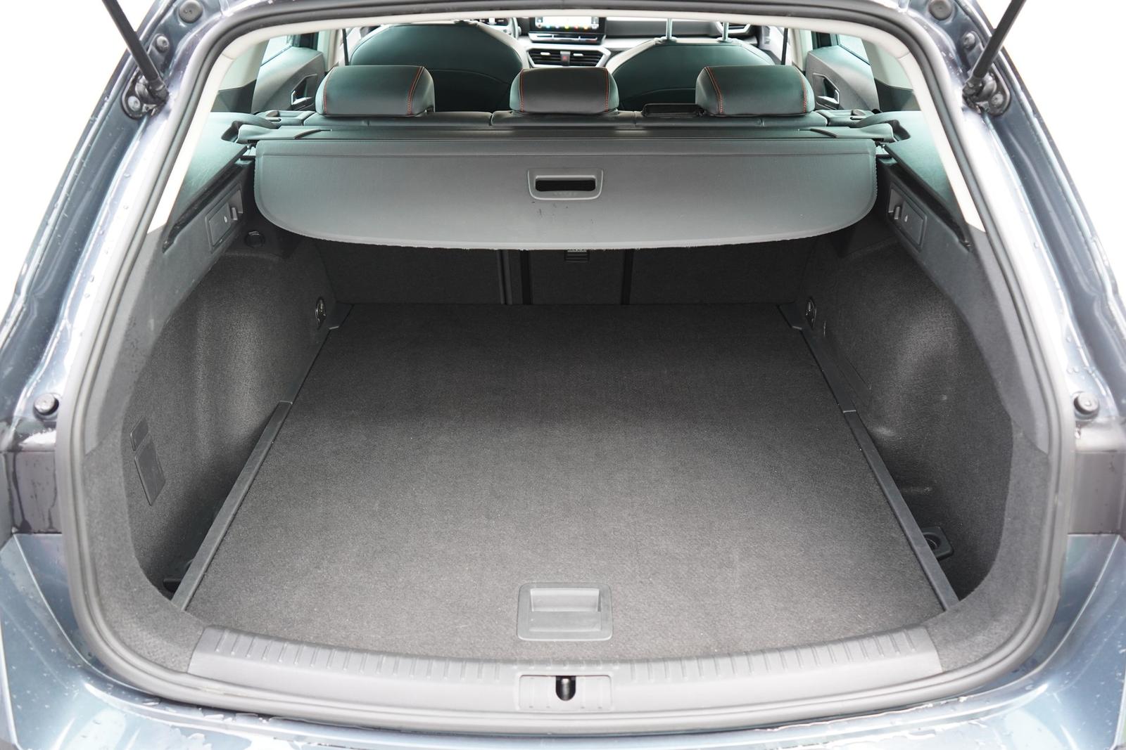 Seat Leon Sportstourer 1.5 FR LED Navi DAB Kamera USB