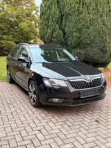 Skoda Superb mit tüv bis März 2027 - Skoda Superb aus 2014 mit Benzin-Antrieb: Kombi
