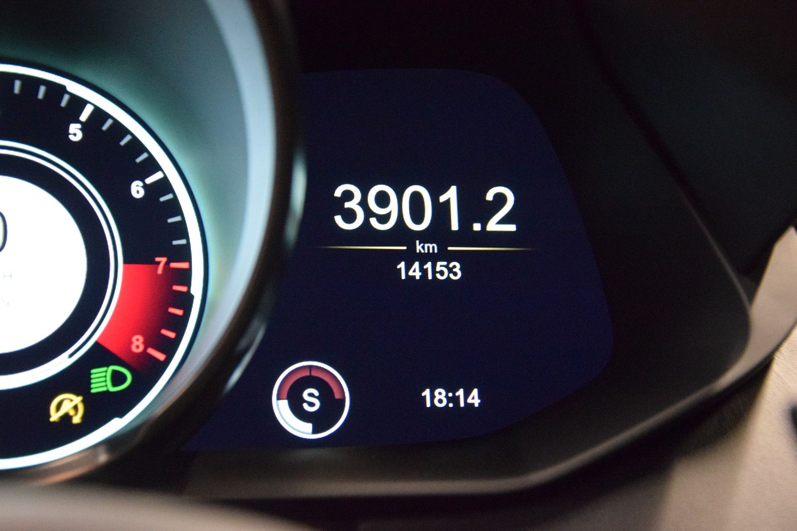 Fahrzeugabbildung Aston Martin V8 Vantage 4.0 V8 02/2027 Garantie