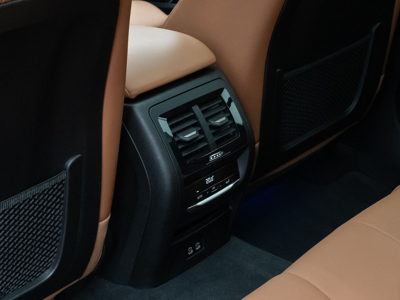 Fahrzeugabbildung BMW X4 M40d 360° Laser DAB Panorama HUD Komfort HiFi