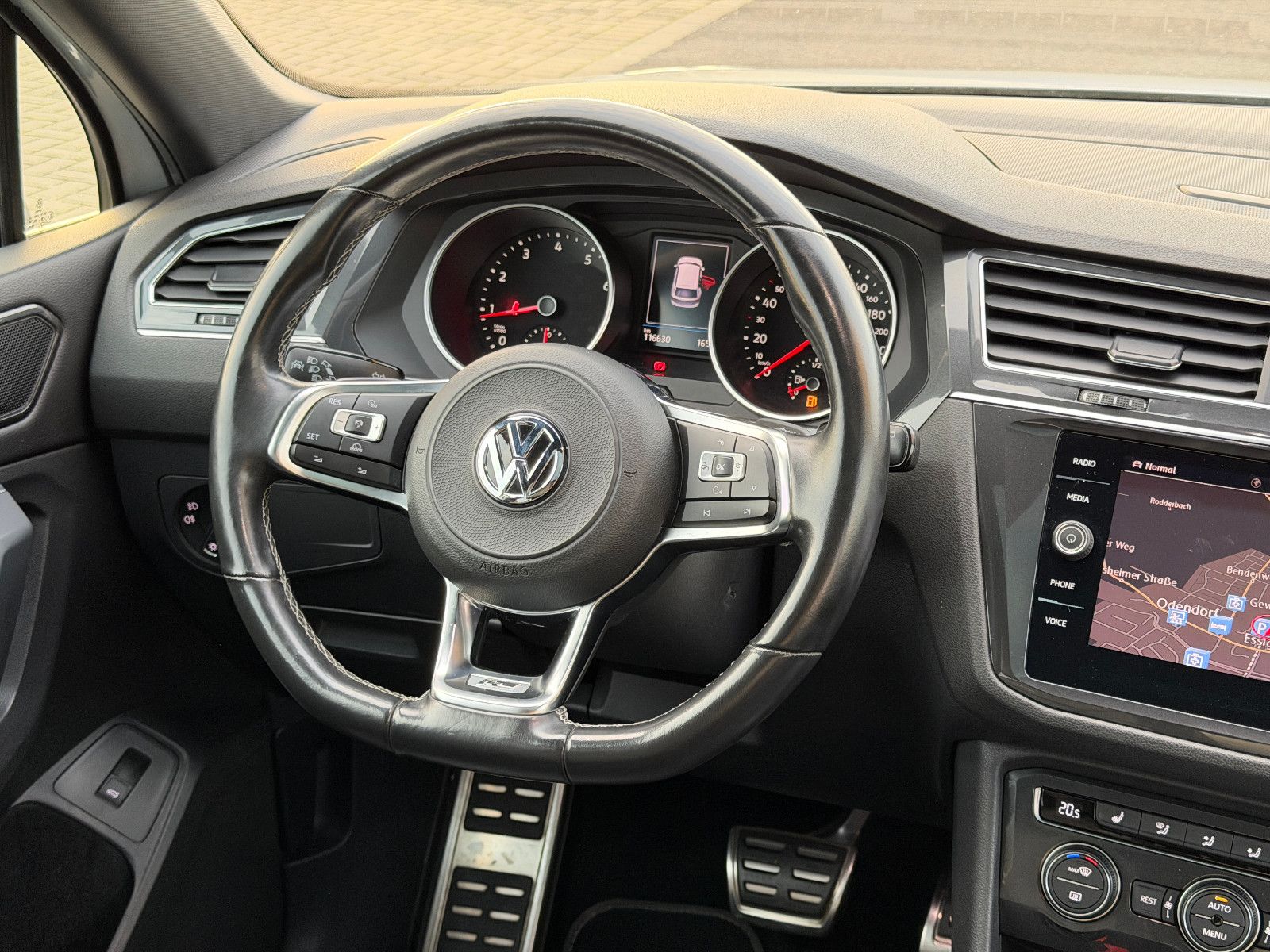Fahrzeugabbildung Volkswagen Tiguan Allspace Highline 4Motion/R-LINE/PANO/LED