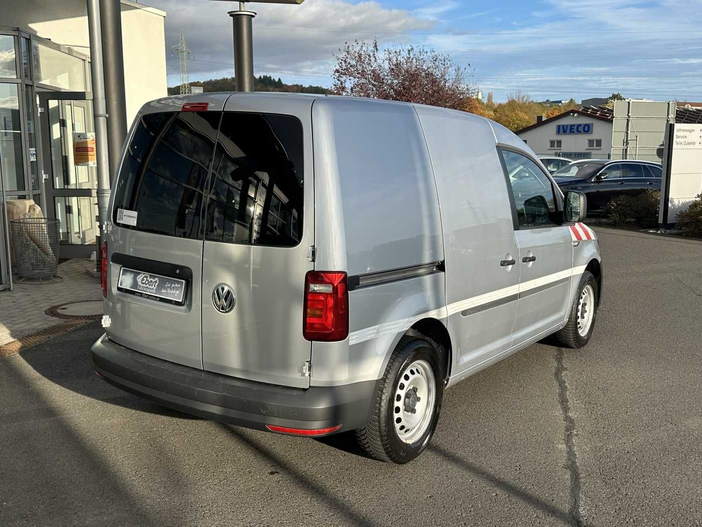 Fahrzeugabbildung Volkswagen Caddy 1.6 TDI Klima Navi 8Räder Trennwand klappb